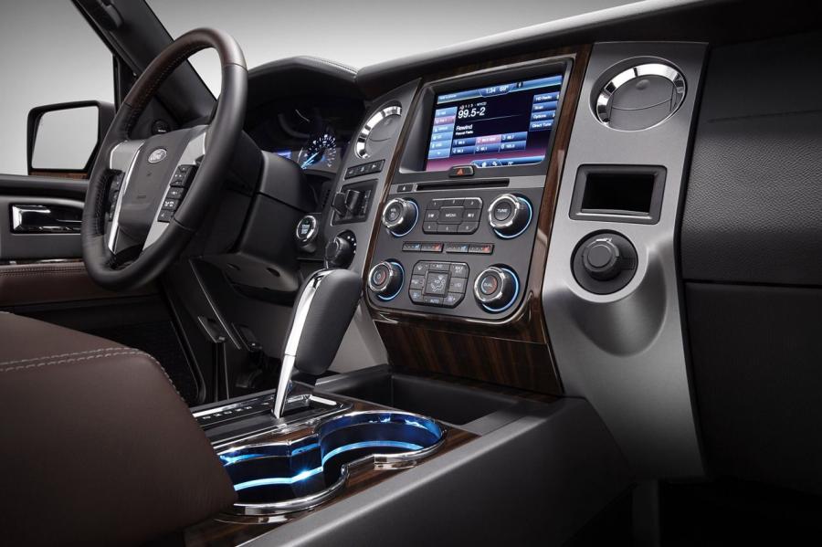  Ford Expedition 2015 года  (фото 7 из 9)